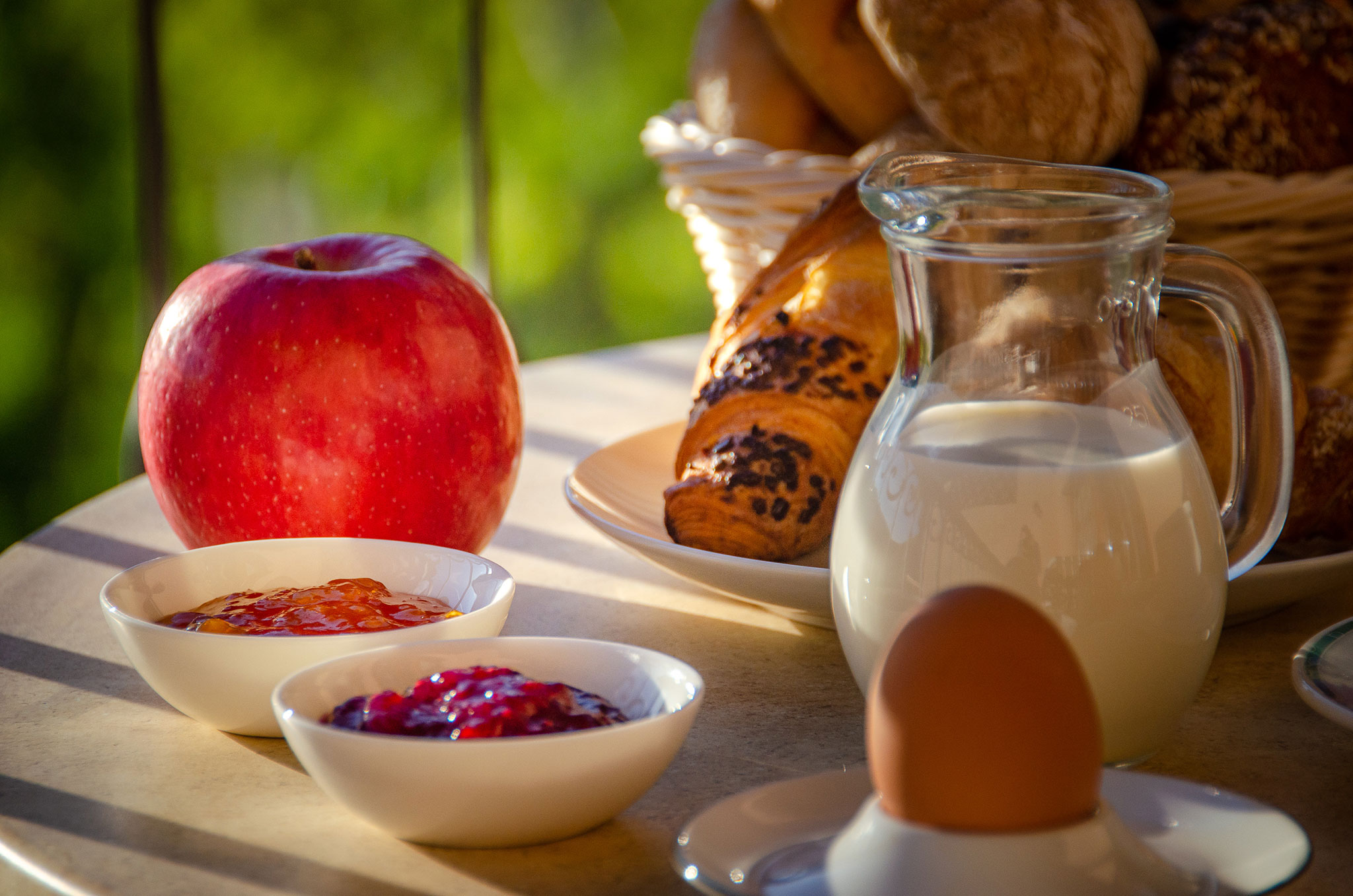 Frühstück mit Herzhaftem vom Hof